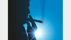 지하철 승강장서 흡연…“마스크 써달라” 역무원 흉기 위협한 60대