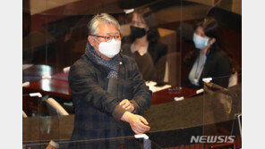 ‘쓰레기’ ‘발끝 때’ 문자폭탄 공개한 조응천…“강성 친문의 성공방정식”