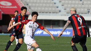 ‘투기 의혹’ 기성용 조만간 소환…경찰, 부친 8시간 조사