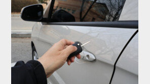 출근길 前여친 회사 찾아가 유인한 뒤 차에 감금한 50대 男