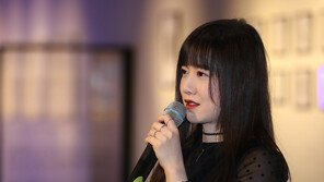 구혜선, 자서전 쓰는 근황 공개…“어린 시절 골목대장”