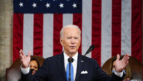 美 국민 1억 명 백신 ‘완전 접종’…한 달 새 접종 완료자 ‘2배’