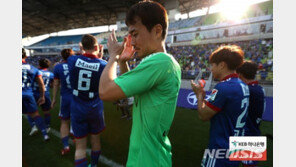골키퍼 신화용, 빅버드서 은퇴식…“행복했던 선수 생활”