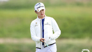 선두와 2타차…박현경, 2년 연속 ‘메이저 퀸’ 도전