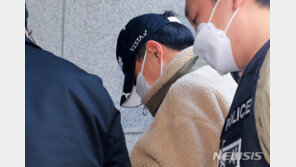 친누나 살해하고 영정사진 들었던 남동생, ‘미안하지 않느냐’ 물음에…