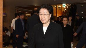 ‘불법 정치자금 유죄’ 한명숙 “난 결백” 자서전 곧 출간