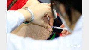 화이자 1차 맞은 133만명… “2차 제때 맞을수 있나” 