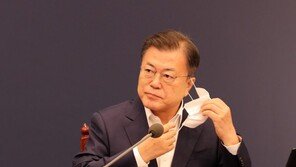 文대통령 “백신 도입-접종, 계획이상으로 원활”