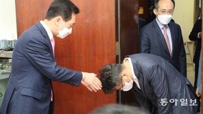 野 “장물 법사위원장 돌려달라” vs 與 “몽니 부려도 못내줘” 