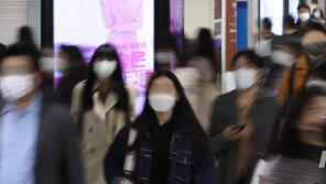 ‘집단면역·脫마스크’ 멀어지나…“접종여부 따른 개인별 거리두기案 미리 짜야”