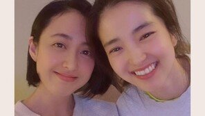 “미스 션샤인” 김민정, 김태리와 ‘훈훈샷’…3년 지나도 끈끈한 우정