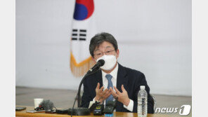 유승민 “문재인식 일자리, 나라 망쳐…100만 디지털혁신인재 양성해야”