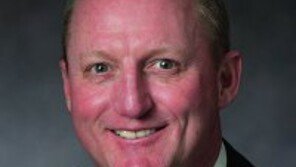 ‘투자의 귀재’ 워런 버핏이 지목한 후계자 아벨은 누구?