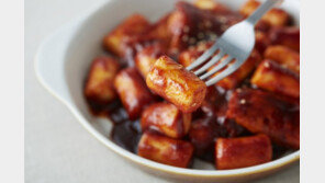 “내 자식에게 길거리 떡볶이을 사줘?” 자녀 친구 엄마가 ‘문자 타박’