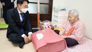 김현준 LH 사장, 국내 첫 영구임대주택 단지 방문