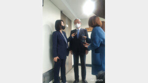 김종인 찾아간 김웅 “당 쇄신 방향·전대 임하는 자세 등 얘기”