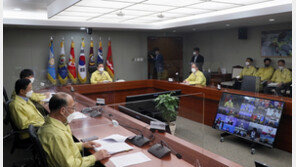 서욱 “코로나 조치 송구…생활여건 전반 조속히 개선”