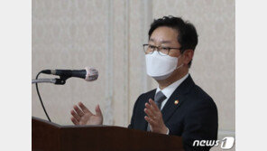 취임 100일 박범계 “검찰 인사 준비 잘 할 것”…이성윤 거취엔 말 아껴
