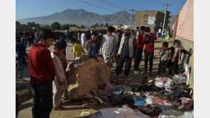 주인 잃은 책-가방만 덩그러니…