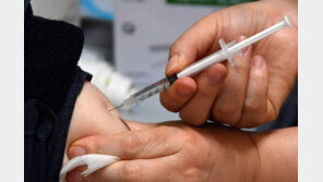 당국 “‘사지마비’ 간호조무사, 백신 인과성 인정 어려워” 