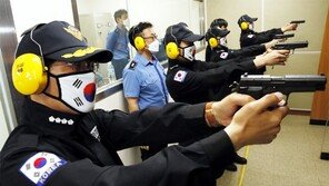 태극 마스크 쓰고 사격훈련