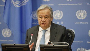 유엔 총장 “백신 생산 갑절로 늘려야…자국주의는 큰 실수”