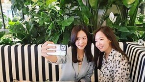 ‘초딩 친구’ 소유진·왕빛나, 30년 절친의 빛나는 우정+비주얼