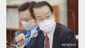 권영세 “대통령 공장 간다고 반도체 세계 최고 되지 않아”