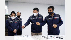 현장 찾은 신동빈 회장 “고부가 소재 투자 더욱 확대” 