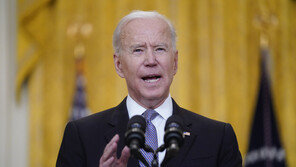 바이든 “6월까지 백신 3종 2000만회분 해외 지원”