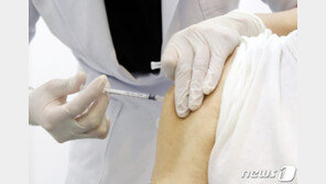 백신의 힘…일가족 집단감염 속 70대 남성만 음성