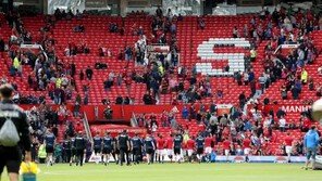 안방-방문 팀의 승률, 관중 유무에 영향 받는다