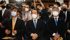 유시민 “민주당 잠재적 대선후보 모두에게 만족…정치할 생각 없어”