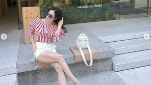 ‘45세’ 김경화, 한껏 멋내고 나들이…핫팬츠+하이힐 완벽 소화