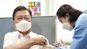 ‘文 백신접종 간호사’ 협박한 인물 처벌않고 수사 종결