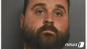 美 11세 소녀, 칼든 30대 男과 맞서 싸워 위기 모면