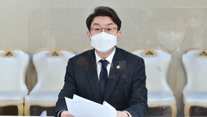 기재차관 “원자재값 상승, 소비자가격에 반영될 수 있어”