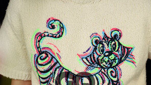 송중기, 지큐 X 디올 6월호 커버 장식…여전한 소년미 발산