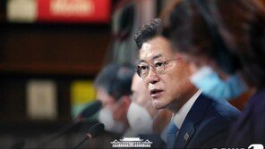 확대회담 돌입…바이든 “새 도전에 협력”-文 “韓평화 공동의지 확인”