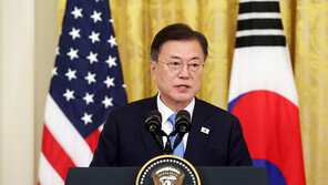 文대통령 “한미 미사일 지침 종료…전작권 전환 의지 재확인”