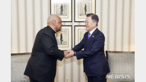 文대통령, 윌튼 그레고리 추기경 겸 워싱턴 대주교 면담