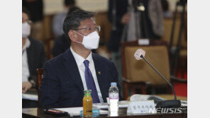 ‘택시기사 폭행’ 이용구 피의자 신분으로 조사…매우 이례적