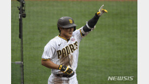 김하성, 3경기 연속 2루타 작렬…타율 0.210