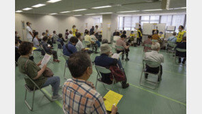 일본, 이제야 백신접종센터 운영 시작 [청계천 옆 사진관]