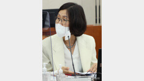 ‘여성 기자들 왜 손들지 않냐’ 文에, 권인숙 “소중한 메시지”