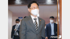 박범계 “인사위는 총장 임명과 무관…총장 패싱 너무 나갔다”