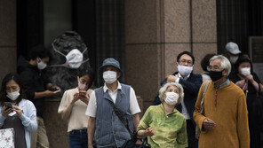 日, 백신 접종률 OECD 꼴찌-방역은 “10점 만점 중 2점”