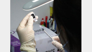 “백신 접종 후 확진 ‘돌파감염’ 국내 4명…극히 적다”