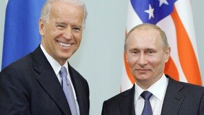 바이든, ‘살인자’라 부르던 푸틴과 마주앉는다…내달 첫 정상회담