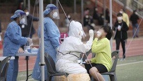 코로나19 신규확진 707명…12일만에 다시 700명대로